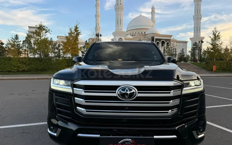 Toyota Land Cruiser 2021 года за 55 000 000 тг. в Астана