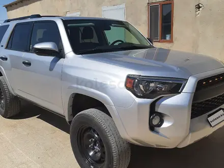 Toyota 4Runner 2015 года за 15 150 000 тг. в Актау – фото 3