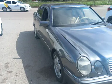 Mercedes-Benz E 320 1997 года за 3 144 934 тг. в Караганда – фото 9