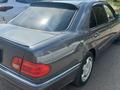 Mercedes-Benz E 320 1997 годаүшін3 144 934 тг. в Караганда – фото 5