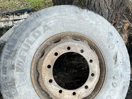 Шина с диском в хорошем состоянии, на запаску за 50 000 тг. в Алматы