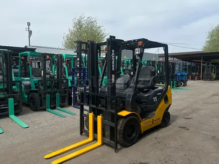 Komatsu  FD15C Японский Дизельный погрузчик 2010 года за 6 000 000 тг. в Алматы