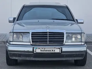 Mercedes-Benz E 230