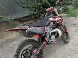 Honda  CR 250R 2005 года за 1 300 000 тг. в Алматы – фото 5