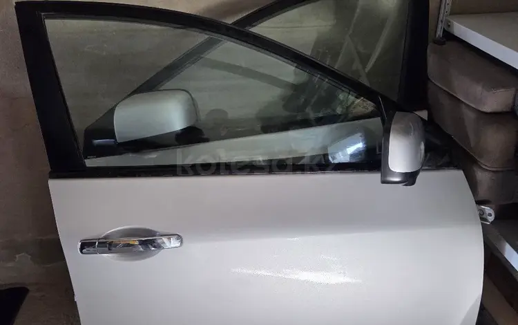 Дверь передняя права на Nissan Rogue, оригинал за 120 000 тг. в Алматы