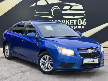 Chevrolet Cruze 2009 года за 3 200 000 тг. в Атырау – фото 3