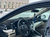 Toyota Camry 2020 года за 14 000 000 тг. в Уральск – фото 5