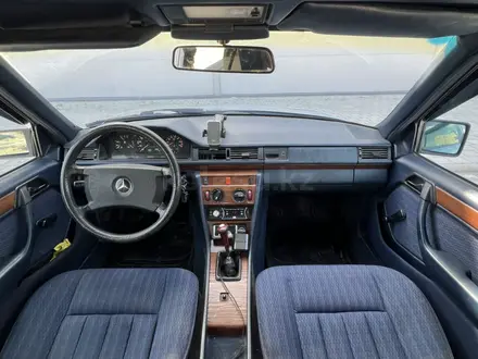 Mercedes-Benz E 230 1991 года за 850 000 тг. в Караганда – фото 10