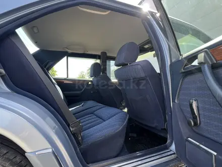 Mercedes-Benz E 230 1991 года за 850 000 тг. в Караганда – фото 12