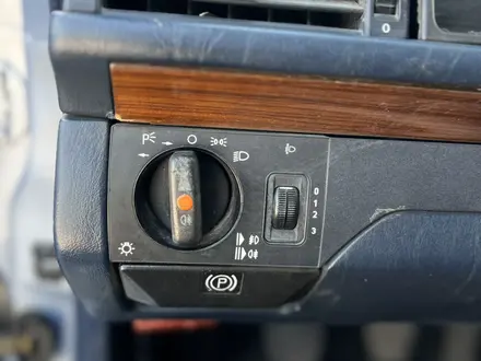 Mercedes-Benz E 230 1991 года за 850 000 тг. в Караганда – фото 23