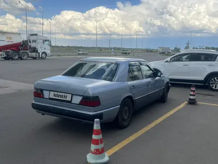 Mercedes-Benz E 230 1991 года за 850 000 тг. в Караганда – фото 35