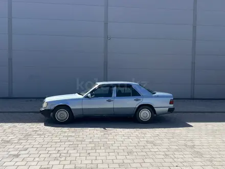 Mercedes-Benz E 230 1991 года за 850 000 тг. в Караганда – фото 6