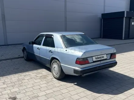 Mercedes-Benz E 230 1991 года за 850 000 тг. в Караганда – фото 7