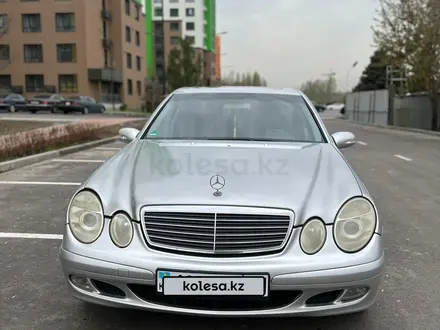 Mercedes-Benz E 320 2004 года за 5 900 000 тг. в Астана – фото 2