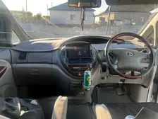 Toyota Estima, 2002
