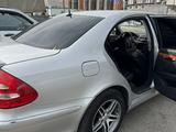 Mercedes-Benz E 240 2003 года за 5 200 000 тг. в Усть-Каменогорск – фото 5