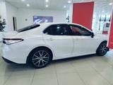 Toyota Camry 2021 года за 15 000 000 тг. в Тараз – фото 2