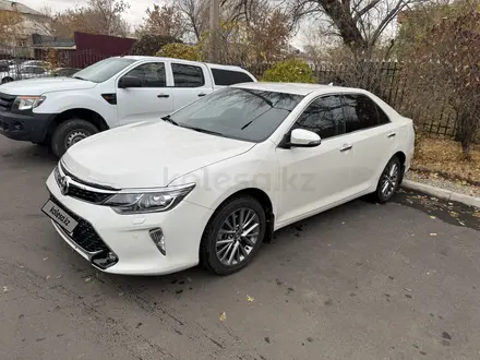 Toyota Camry 2018 года за 11 700 000 тг. в Усть-Каменогорск – фото 3