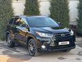 Toyota Highlander 2017 годаfor18 500 000 тг. в Алматы