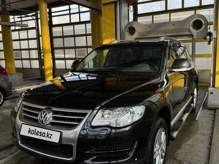 Volkswagen Touareg 2007 года за 7 700 000 тг. в Алматы – фото 3