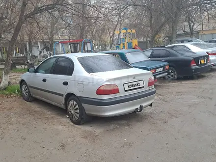 Toyota Avensis 2000 года за 1 250 000 тг. в Актобе – фото 4