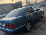 Mercedes-Benz E 230 1997 года за 2 000 000 тг. в Жезказган – фото 3