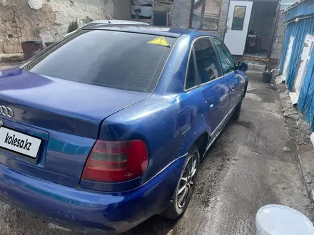 Audi A4 1998 года за 1 800 000 тг. в Уральск – фото 4