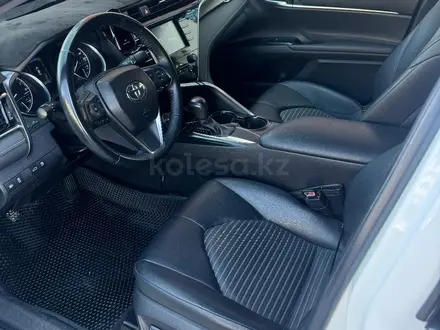 Toyota Camry 2018 года за 12 000 000 тг. в Актау – фото 6