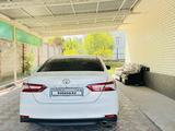 Toyota Camry 2018 года за 15 000 000 тг. в Алматы – фото 2