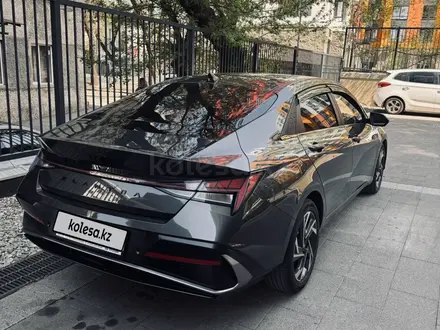 Hyundai Elantra 2024 года за 8 100 000 тг. в Алматы – фото 3