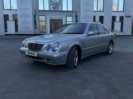 Mercedes-Benz E 200 2000 года за 5 000 000 тг. в Караганда – фото 4