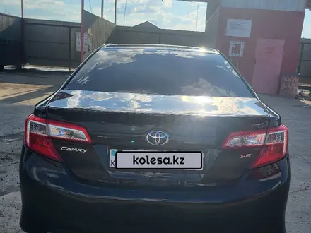 Toyota Camry 2013 года за 7 100 000 тг. в Атырау – фото 2