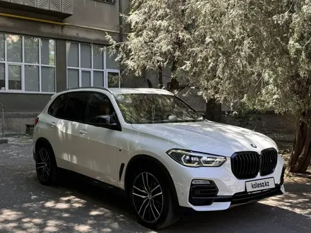 BMW X5 2019 года за 33 000 000 тг. в Алматы – фото 2