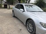 BMW 745 2002 года за 4 200 000 тг. в Ават (Енбекшиказахский р-н) – фото 2