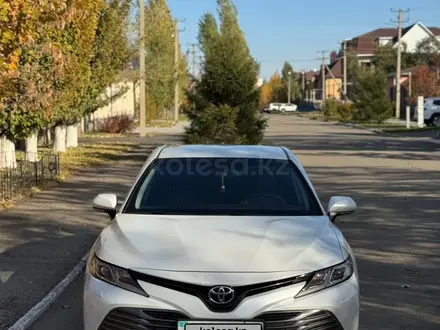 Toyota Camry 2019 года за 14 000 000 тг. в Костанай – фото 13