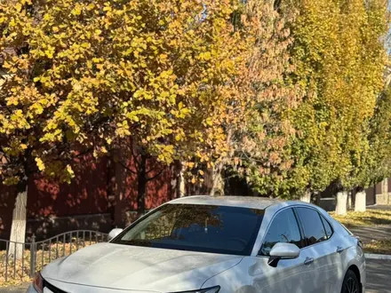 Toyota Camry 2019 года за 14 000 000 тг. в Костанай – фото 16