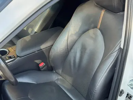 Toyota Camry 2019 года за 14 000 000 тг. в Костанай – фото 23
