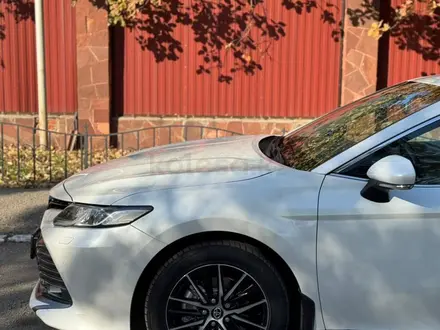 Toyota Camry 2019 года за 14 000 000 тг. в Костанай – фото 7
