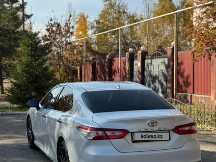 Toyota Camry 2019 года за 14 000 000 тг. в Костанай – фото 10