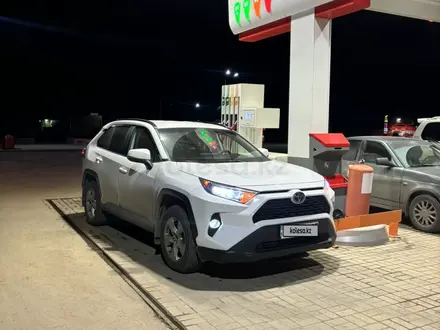 Toyota RAV4 2020 года за 15 850 000 тг. в Уральск – фото 8