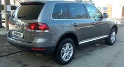 Volkswagen Touareg 2008 года за 7 800 000 тг. в Алматы – фото 3