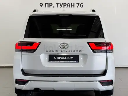 Toyota Land Cruiser 2023 года за 57 750 000 тг. в Астана – фото 4