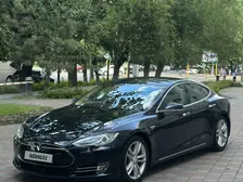 Tesla Model S, 2015
