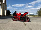 Honda  CBR 954RR Fireblade 2002 года за 2 500 000 тг. в Тараз – фото 2