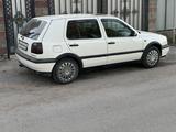 Volkswagen Golf 1993 года за 1 300 000 тг. в Есик – фото 2