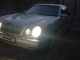 Mercedes-Benz E 280 1997 годаүшін2 100 000 тг. в Жетысай – фото 2