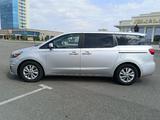 Kia Carnival 2015 года за 10 500 000 тг. в Алматы – фото 2