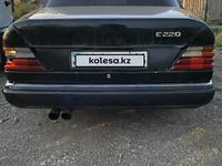 Mercedes-Benz E 200 1993 годаүшін900 000 тг. в Усть-Каменогорск