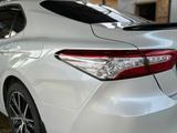 Toyota Camry 2021 года за 15 000 000 тг. в Уральск – фото 4