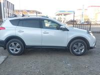 Toyota RAV4 2015 года за 11 000 000 тг. в Атырау